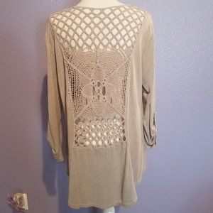 Paris blouse with asymmetrical hem